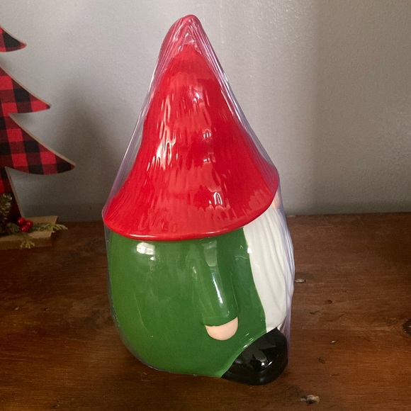 NWT- 10-1/2”- Adorable Red & Green Ceramic Holiday Gnome Cookie Jar Decoration - Picture 7 of 17